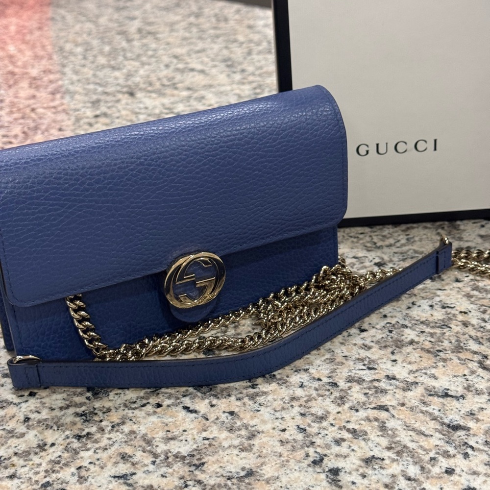 Authentic Gucci Interlocking GG leather Crossbody bag